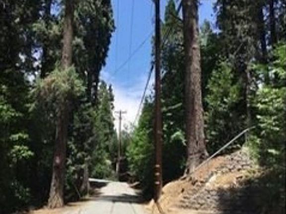 Exterior Neighborhood (street photo)