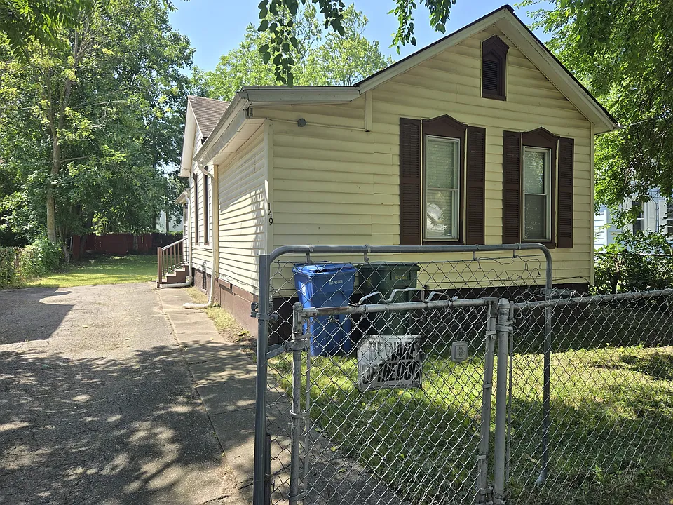 149 Champlain St