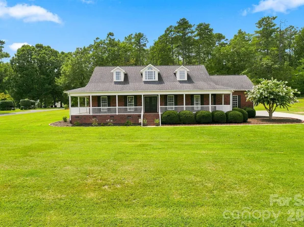 1134 Oakwood Dr, Chester, SC 29706