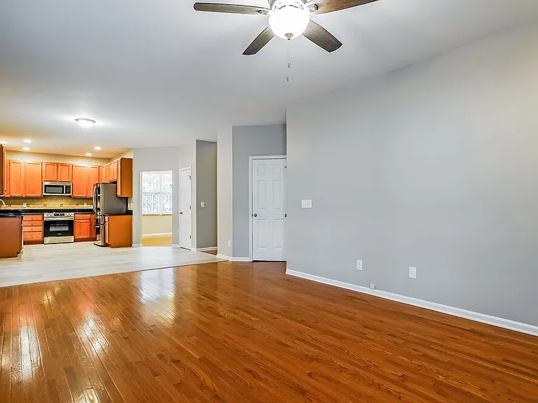 2421 Barton Oaks Dr — Photo 6