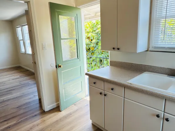 383 Redondo Ave APT D, Long Beach, CA 90814