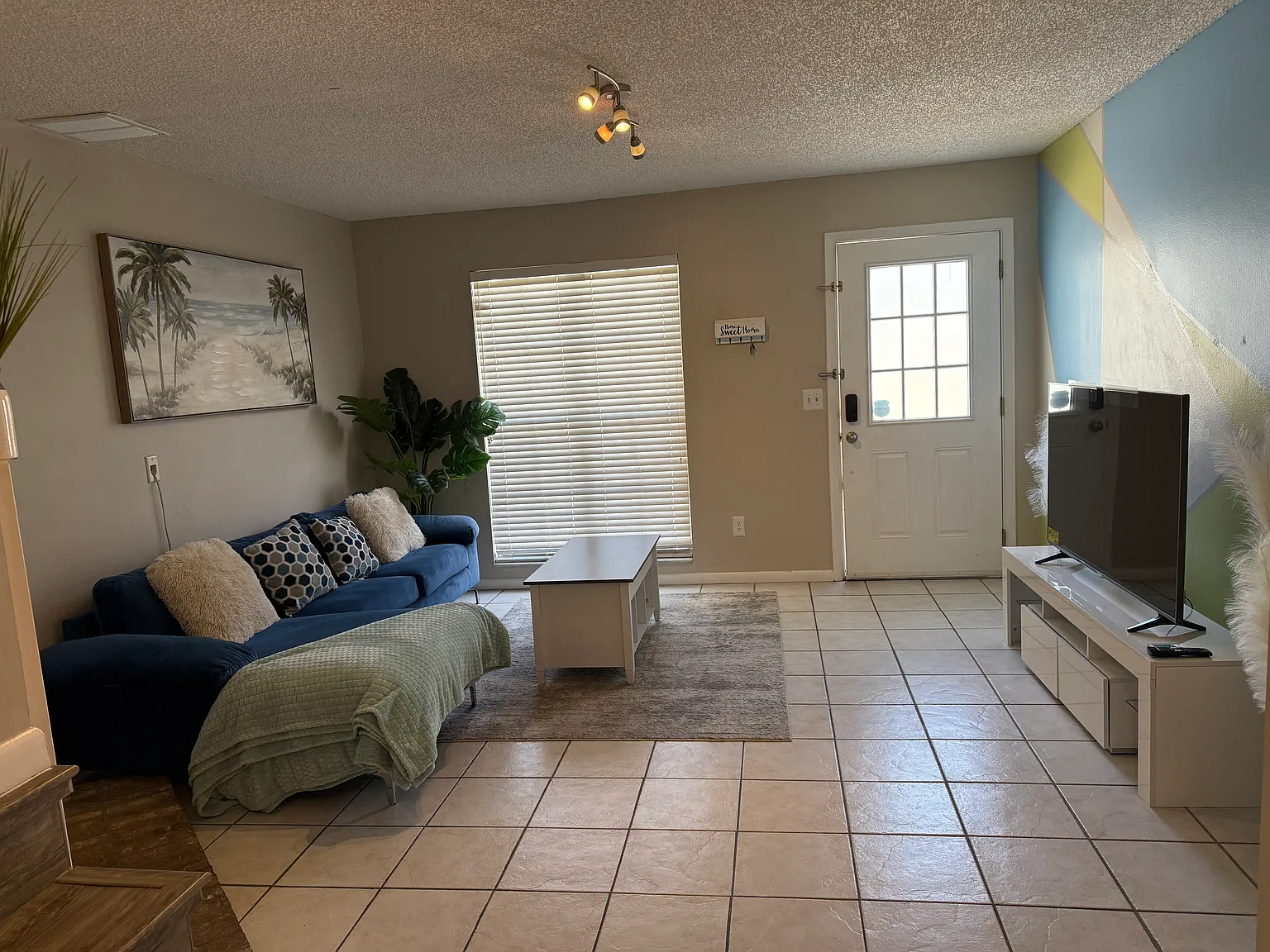 Furnished 2 Bedroom 2.5 Bath Townhouse Near USF — Photo 4