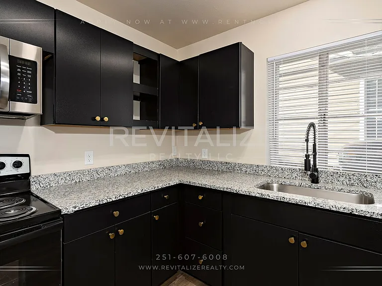 1704 McGill Ave — Photo 10