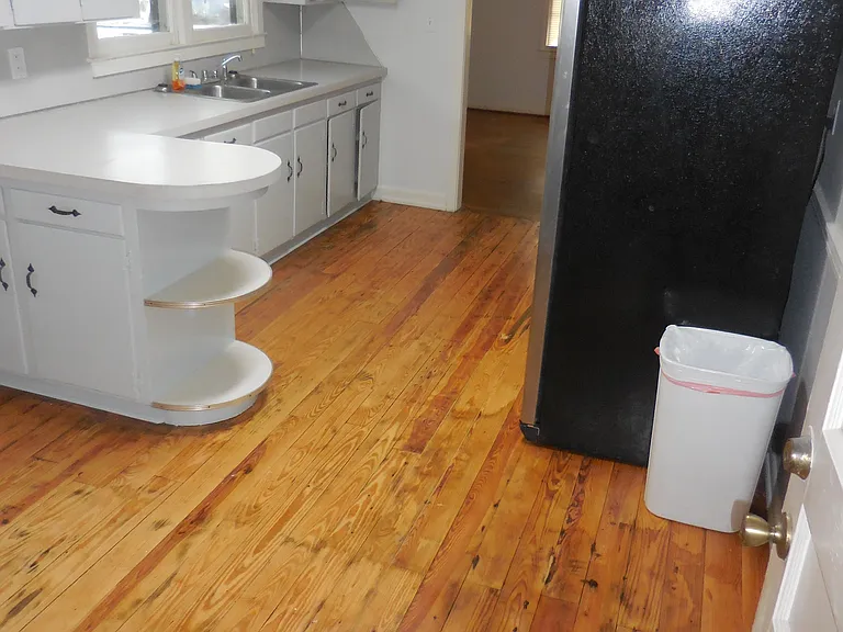 2218 W Jackson St — Photo 16