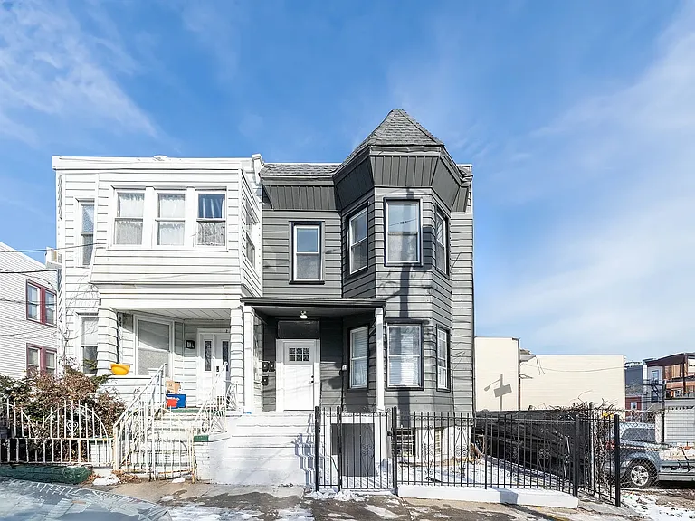 10 McDougal St #2 — Photo 2