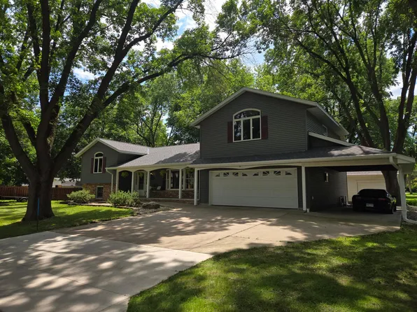 1459 Grace Ave SW, Willmar, MN 56201