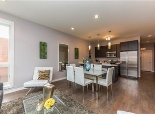 2424 W Fillmore St #2AA, Chicago, IL 60612