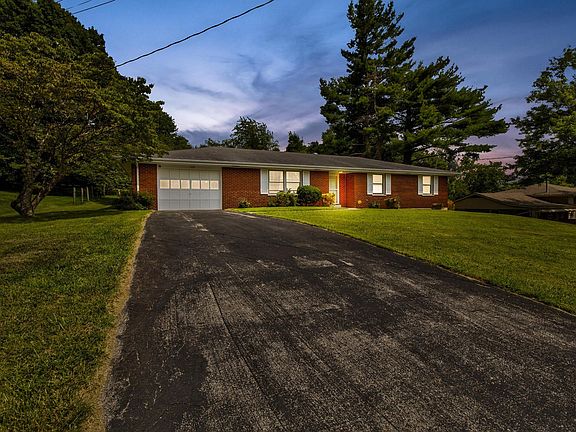 3rd image of 113 Ronameki Dr