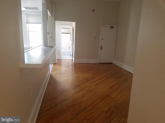 5th image of 1214 Spruce St APT 4