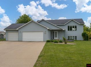 331 Cardinal Dr, Mankato, MN 56001