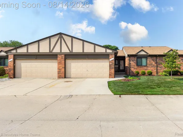 29573 Red Oak Dr #62, Warren, MI 48092