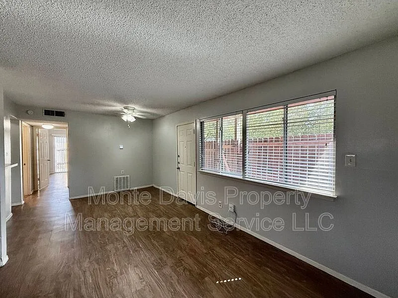 1 bed, 1.0 bath, 825 sqft, $725 — Photo 4