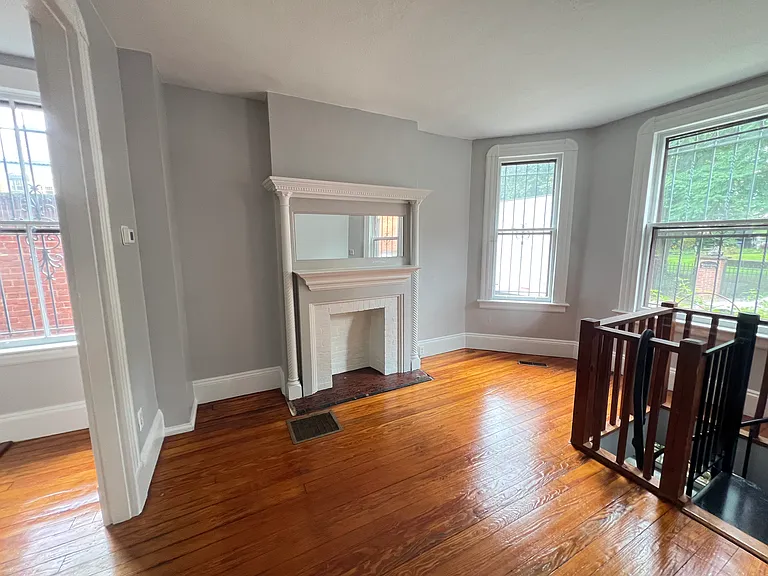 5 Whitman Court Sodo Brownstone Neighborhood #1C — Photo 7
