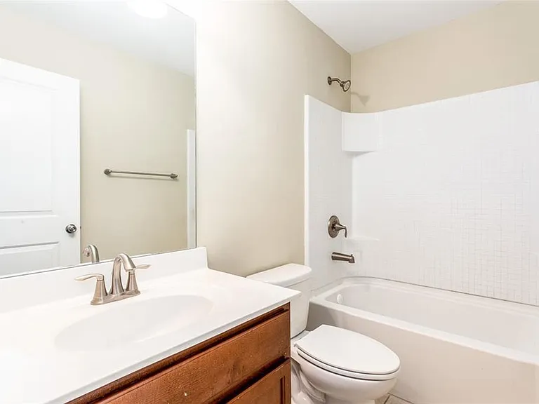 2105 Greencrest Cir — Photo 18