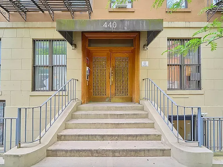 440 W 47th St #5-A — Photo 9