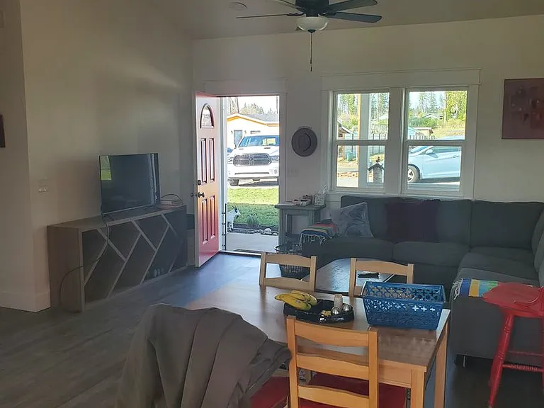 1492 Elliott Rd — Photo 4