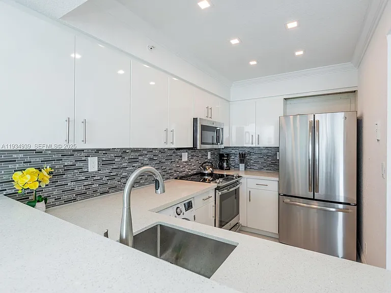 2501 S Ocean Dr #1012 — Photo 5