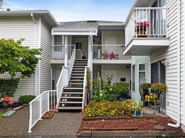 7156 121st St #213, Surrey, BC V3W 0J6