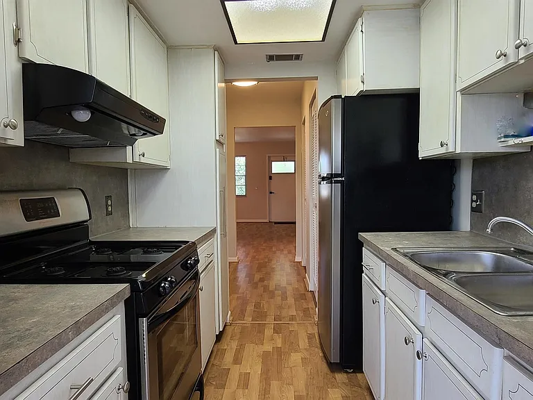 911 Washington Ave #1-305 — Photo 5