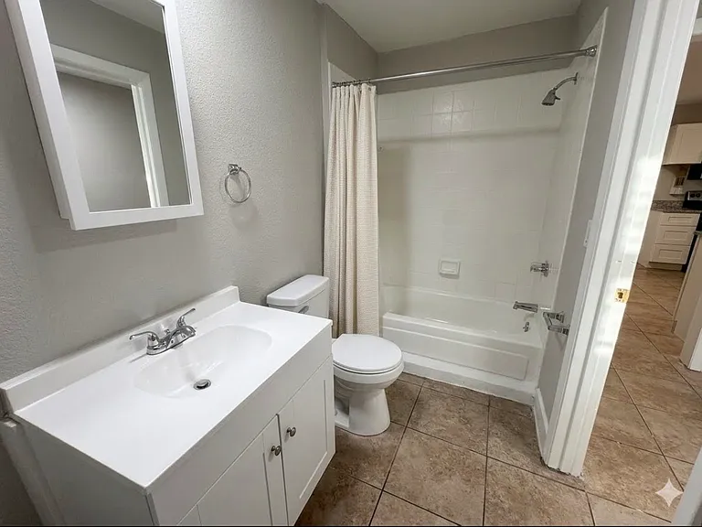 811 Florida Ave #819 — Photo 13