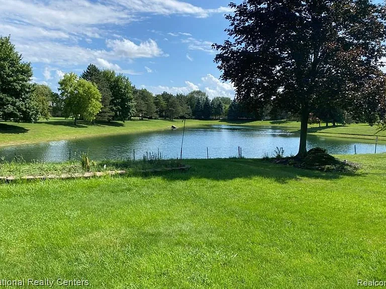 5164 Crowfoot Dr — Photo 47