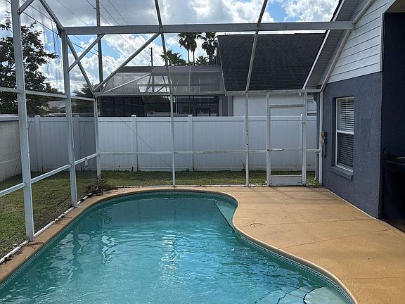 3rd image of 2607 Autumn Creek Cir