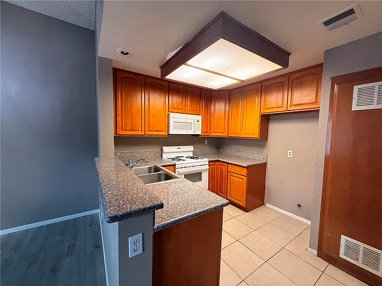 63 Willowcrest Ln — Photo 4