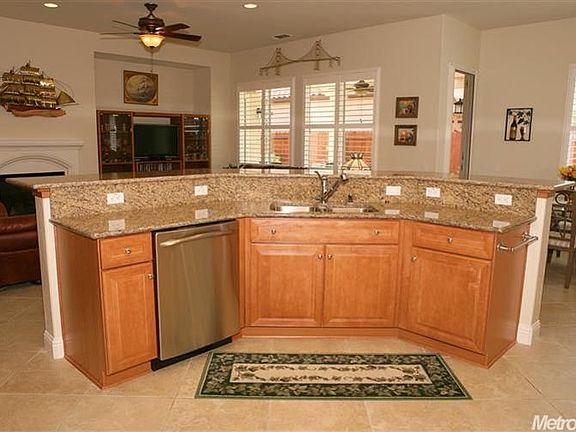 3rd image of 209 Brandsby Ct
