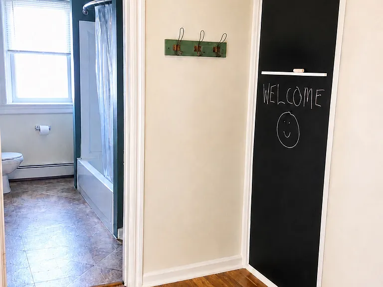 902 Linden St — Photo 5