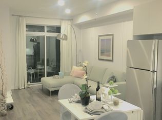 2490 Old Bronte Rd #402, Oakville, ON L6M0Y5