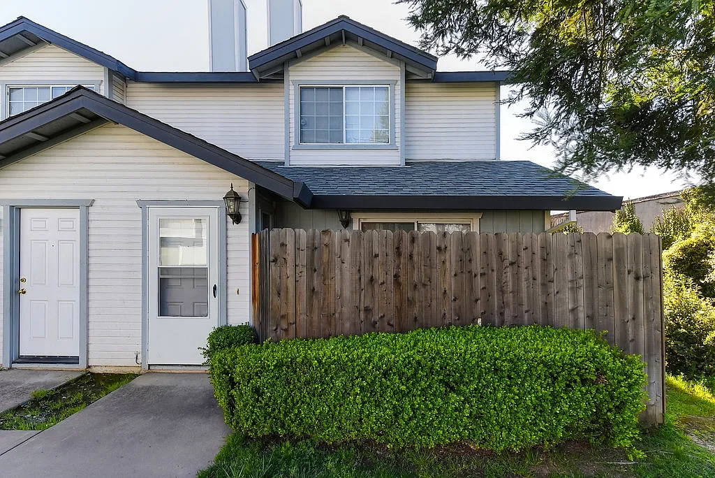 7707 Jarvis Ln photo 1
