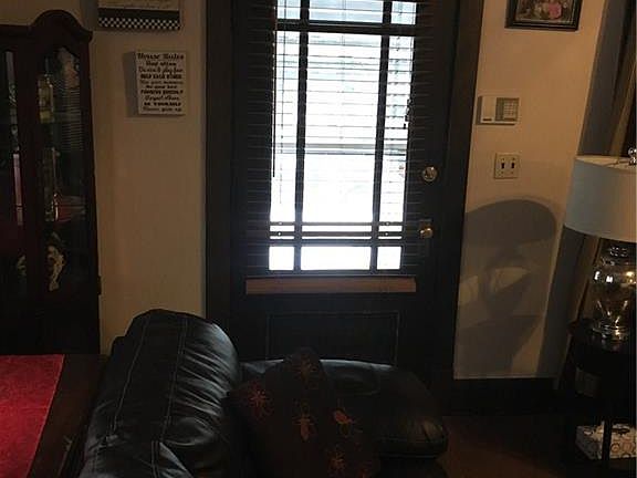 5th image of 263 Comstock Ave