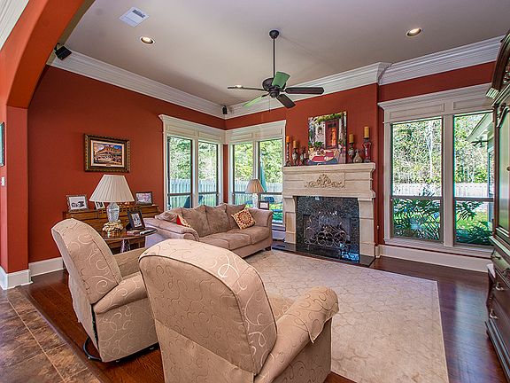 3rd image of 18117 Villa Trace Ave
