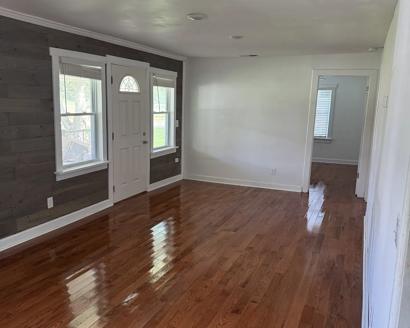 2 bed, 1100 sqft, $1,350 — Photo 3
