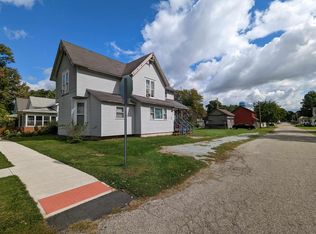 106 W Jackson St, Mentone, IN