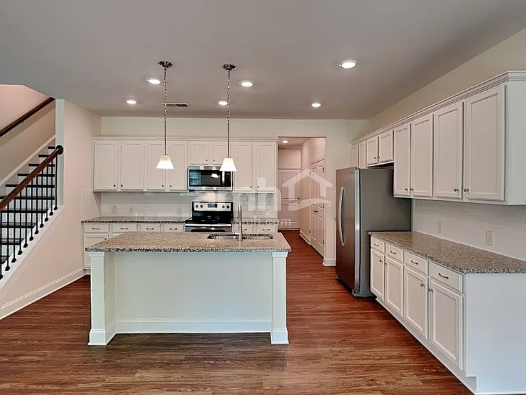 6177 Rosemore Ln — Photo 3