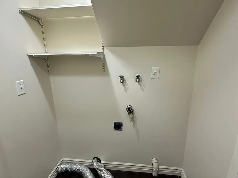 Creekside Oaks Apartments — Photo 19