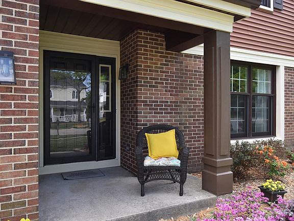 2nd image of 635 Waterford Ct