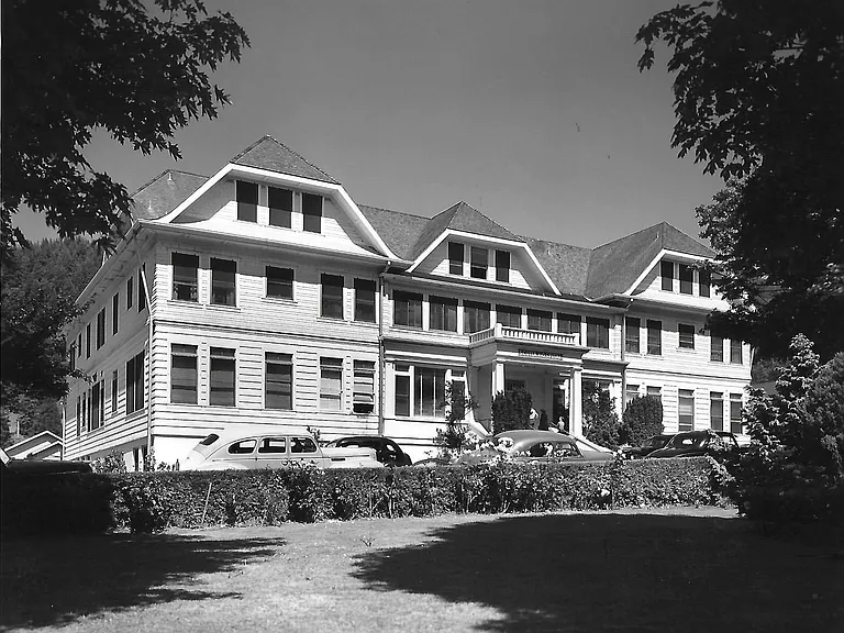 500 B St — Photo 16