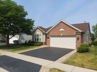 2470 Rolling Rdg, Elgin, IL 60124