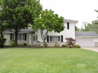 823 Colony Dr., Highland Heights, OH