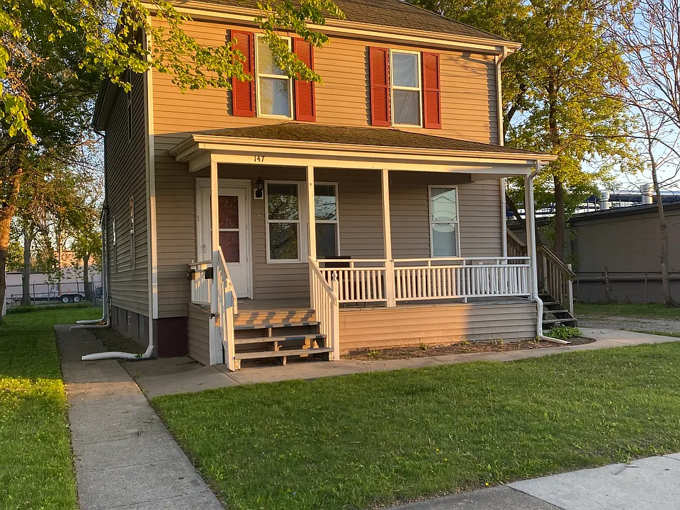 147 Grand Ave #1