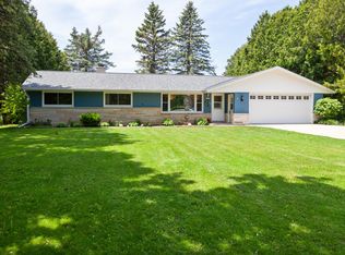 6409 Scenic Dr E, West Bend, WI 53095