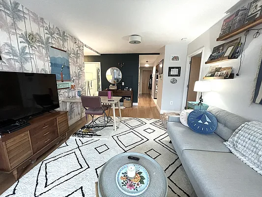 Rented by Keller Williams NYC | media 23