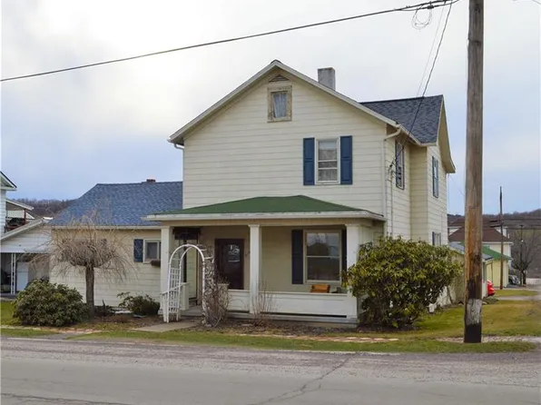 318 Olinger St, Meyersdale, PA 15552