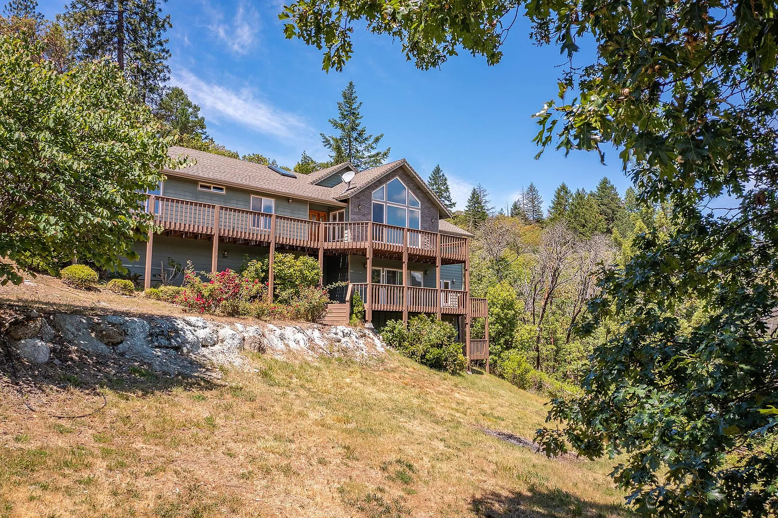 590 Jess Way photo 1