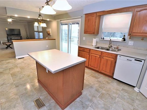 4th image of 117 Shady Oak Dr