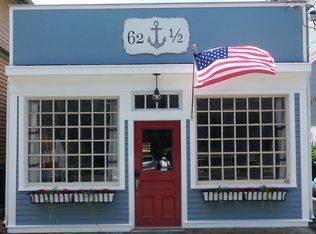 62 1/2 3rd St, Newport, RI 02840