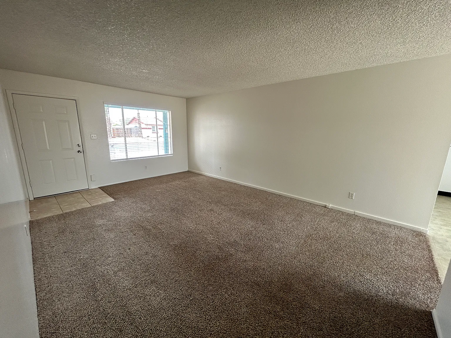 3 bed, 2.0 bath, 1106 sqft, $1,795 — Photo 4