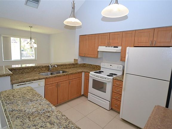 4th image of 832 NW 92nd Avenue #832